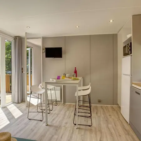 Camping 4p 2bdrms Aircon *