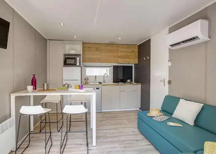 Camping 4p 2bdrms Aircon *