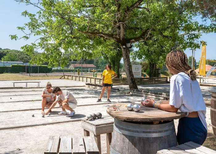 Camping 4p 2bdrms Aircon